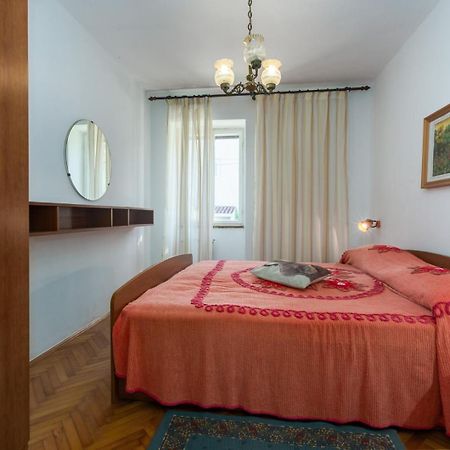 Anamarija Apartments Near The Beach And The Fantastic Adria Sea With Over 10 Small Islands Close By Funtana Bagian luar foto
