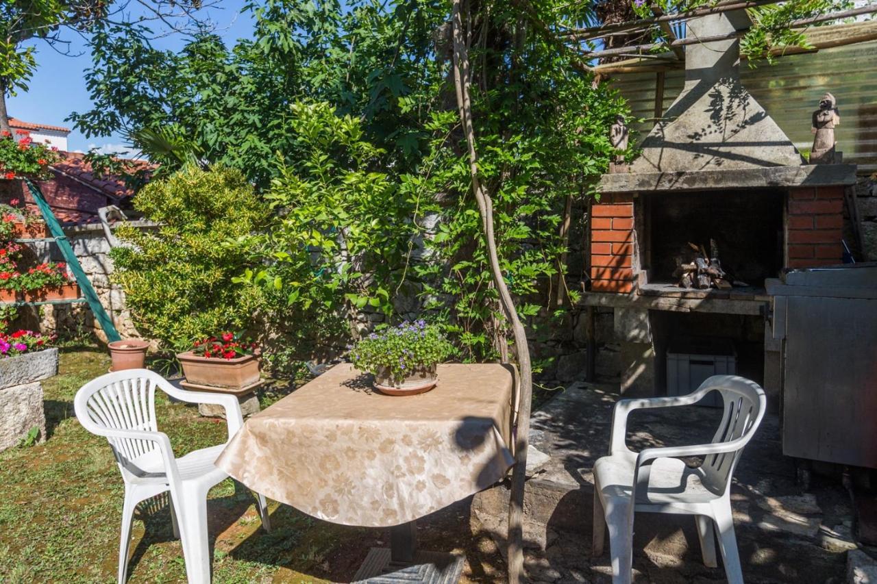 Anamarija Apartments Near The Beach And The Fantastic Adria Sea With Over 10 Small Islands Close By Funtana Bagian luar foto