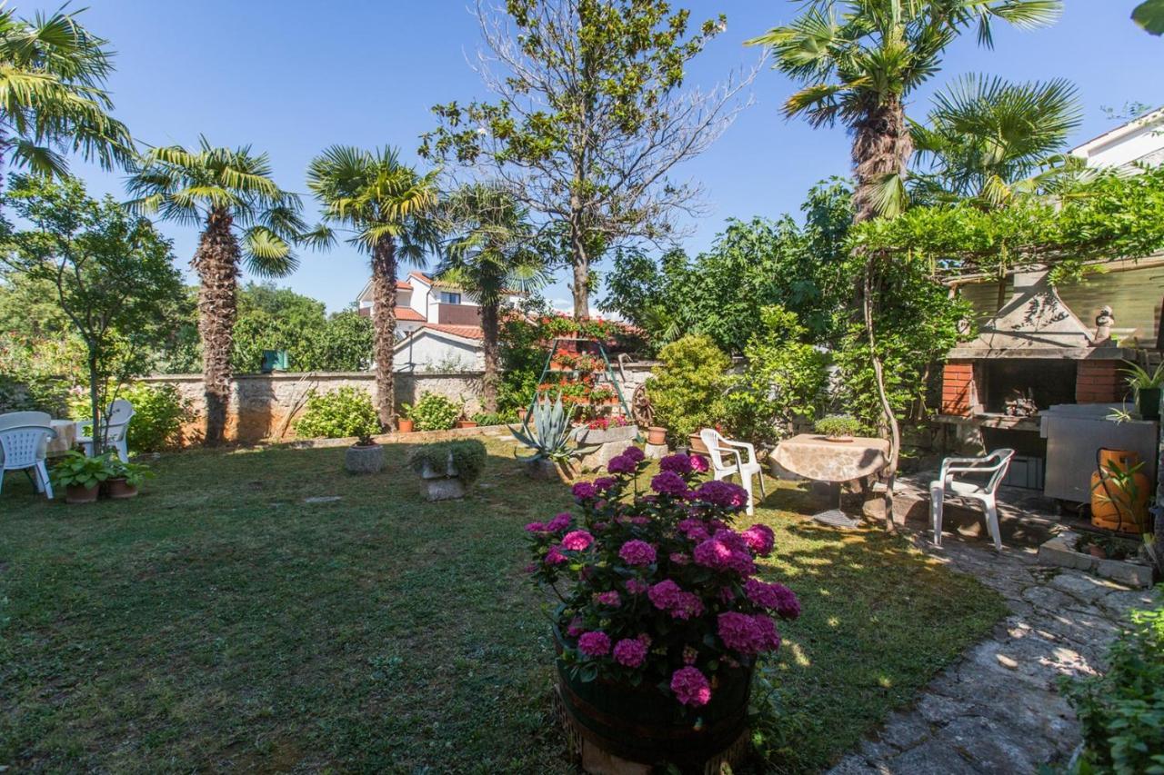 Anamarija Apartments Near The Beach And The Fantastic Adria Sea With Over 10 Small Islands Close By Funtana Bagian luar foto