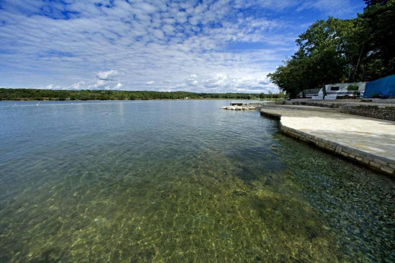 Anamarija Apartments Near The Beach And The Fantastic Adria Sea With Over 10 Small Islands Close By Funtana Bagian luar foto