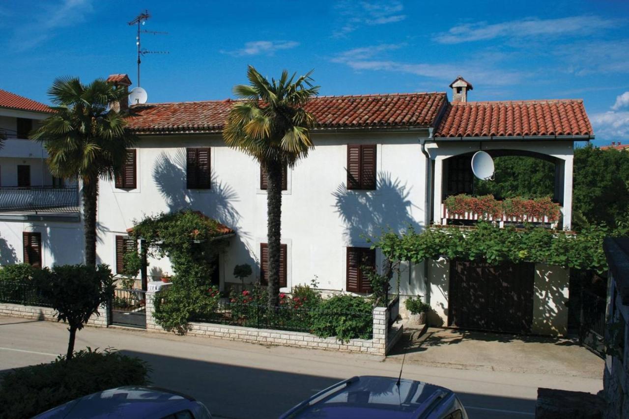 Anamarija Apartments Near The Beach And The Fantastic Adria Sea With Over 10 Small Islands Close By Funtana Bagian luar foto