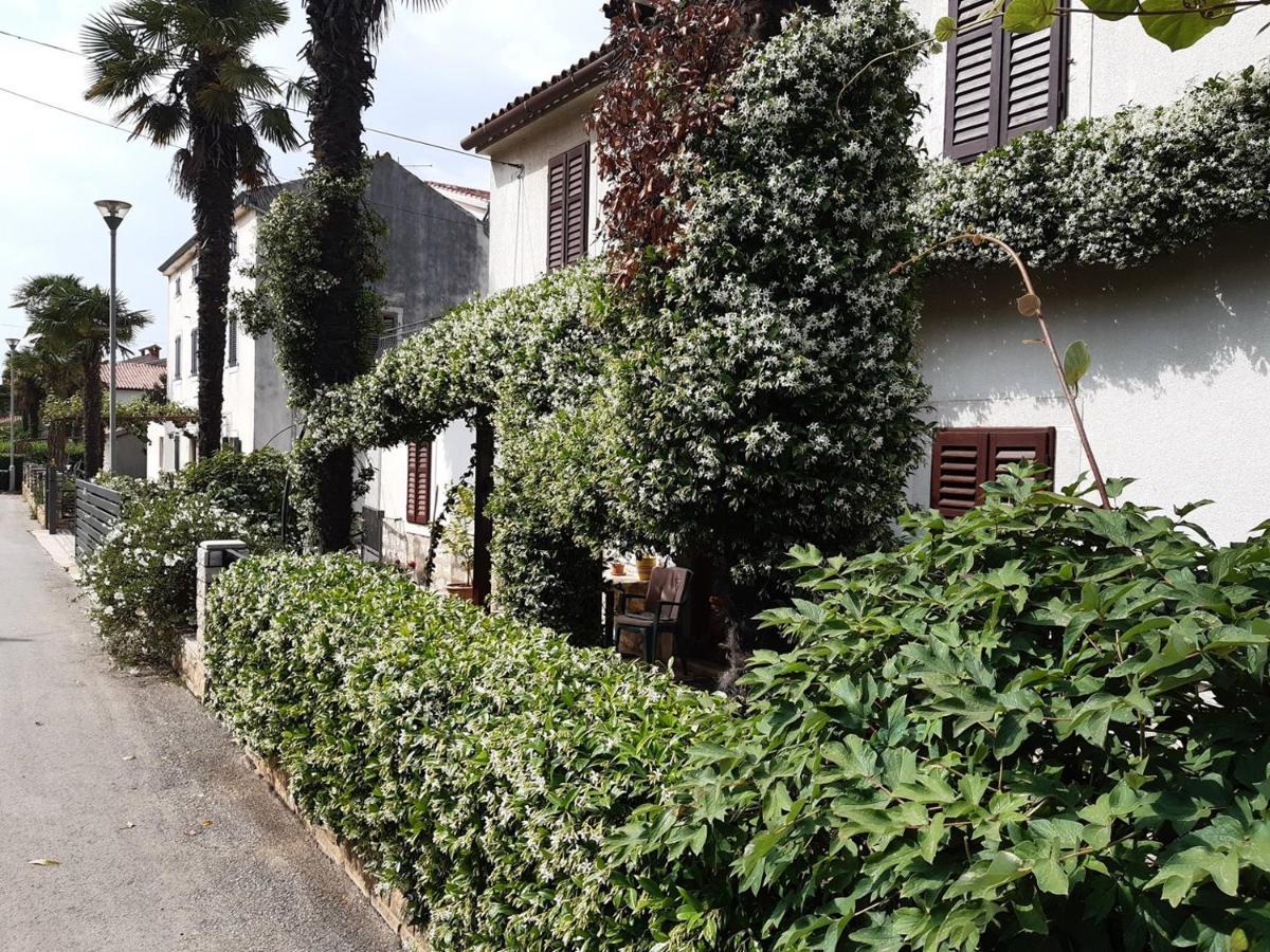 Anamarija Apartments Near The Beach And The Fantastic Adria Sea With Over 10 Small Islands Close By Funtana Bagian luar foto
