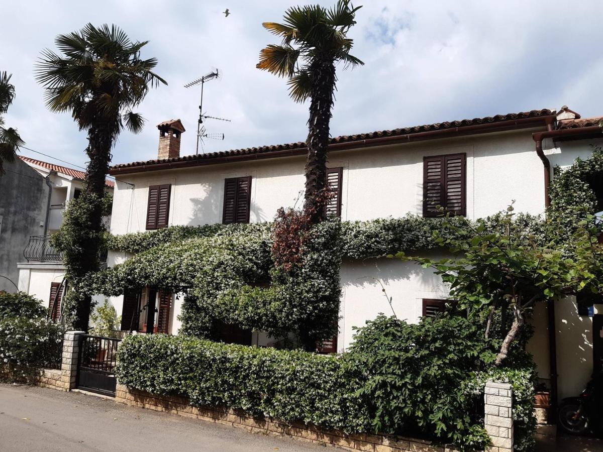 Anamarija Apartments Near The Beach And The Fantastic Adria Sea With Over 10 Small Islands Close By Funtana Bagian luar foto